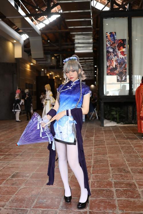 cos欣赏:洛天依旗袍