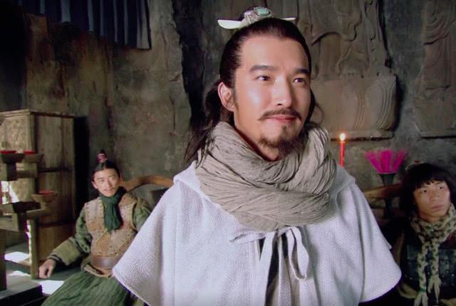 《水浒传》王伦能力有限?他用了一个人,晁盖和宋江也都重用