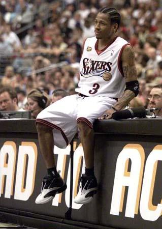 2018年的詹姆斯和2001年的艾弗森,拔剑四顾心茫然