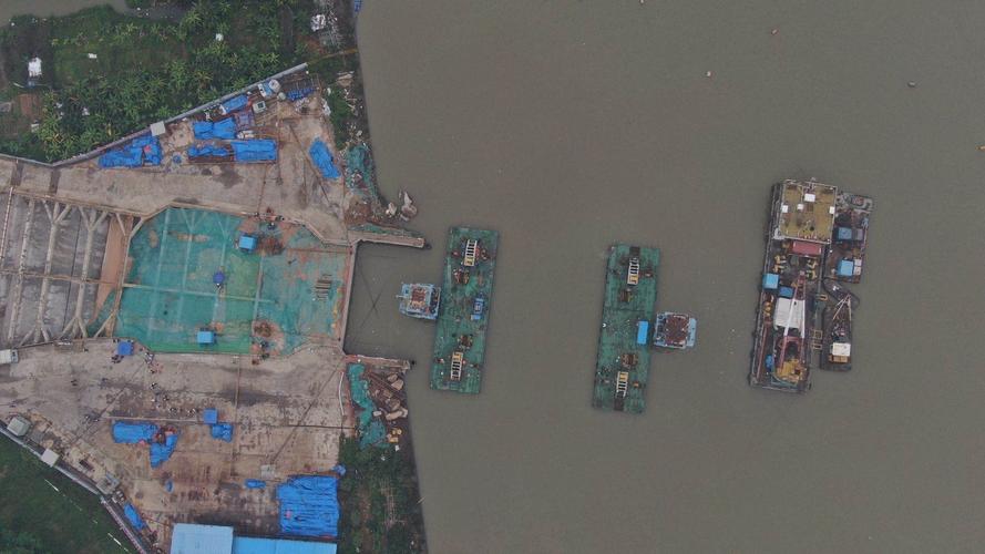 独家揭秘:金光东隧道万吨沉管是怎样完成沉放对接的
