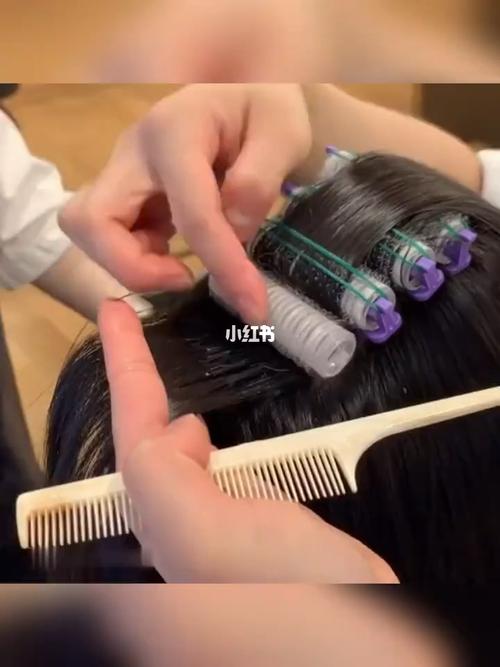 发型女中长发_发型_中长发_发色_气垫烫_烫发_刘海_显