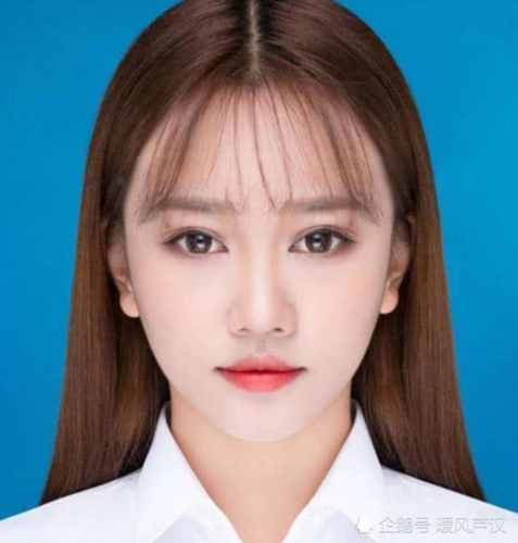 女生拍证件照时,牢记这4个"小心机",立马拍出"女神照"