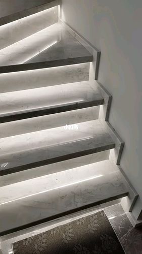 汇报楼梯踢脚线实际效果_踢脚线_家居家装_装修