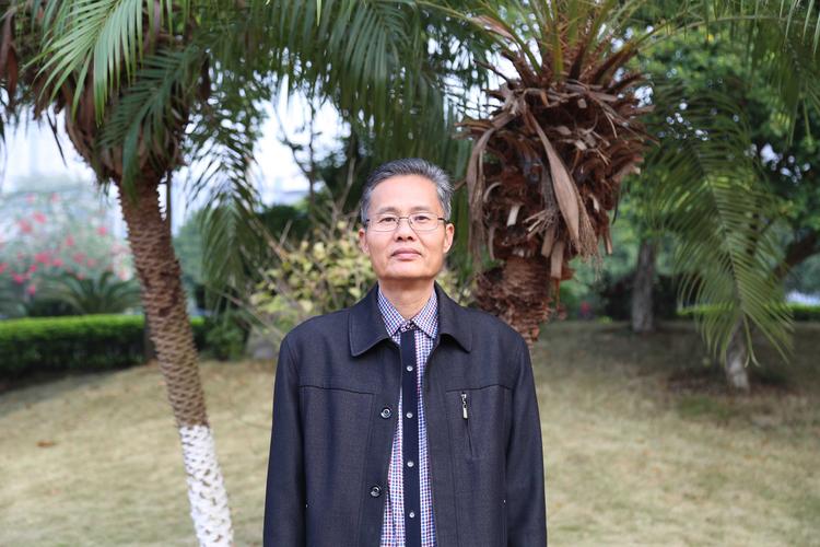 黄文浩  高级教师