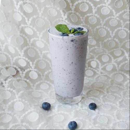 蓝莓薄荷奶昔