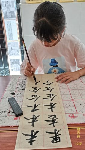 暑期才学十几次,小孩毛笔字竟这么漂亮!