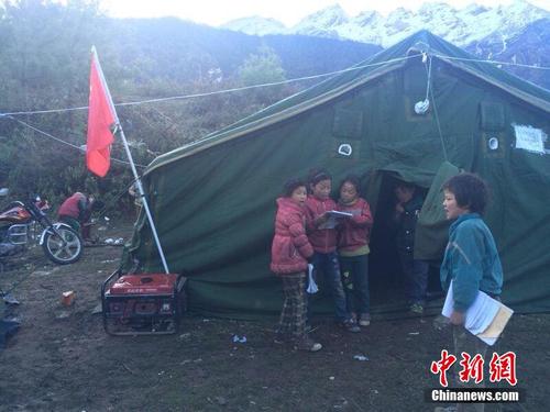 西藏震区吉隆萨勒村灾民的生产生活得以恢复