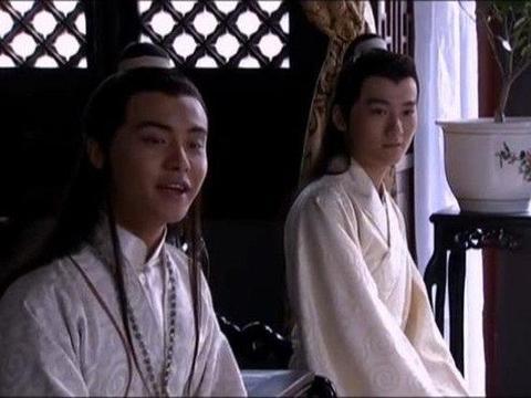 《红楼梦》中秦钟去世之时, 有一个细节说明贾府的家运正旺