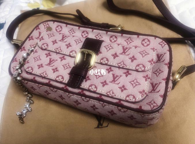 lv丹宁牛仔相机包_相机包_牛仔_日常穿搭_路易威登怎么样_小个子_牛仔