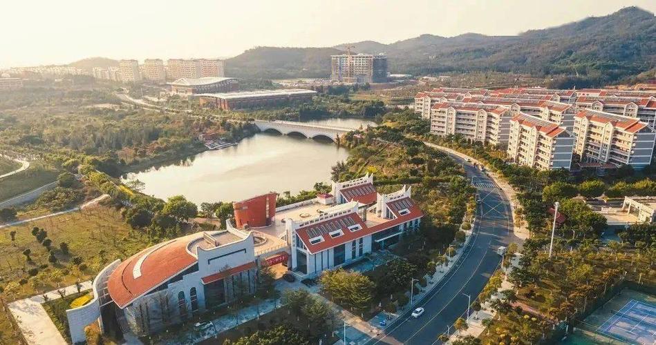 思明校区,翔安校区校园在线游览 校园主播带你走近厦大  百年历史