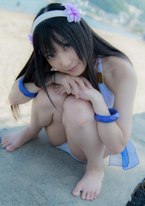 "莲妹"最新泳装写真欣赏 继续无下限cosplay