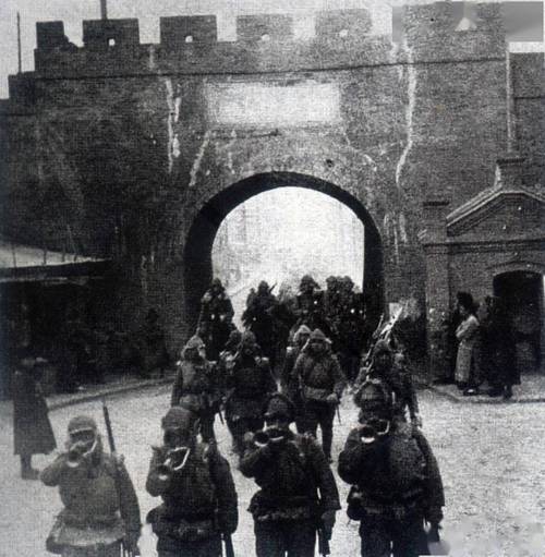 日军就占领了沈阳.