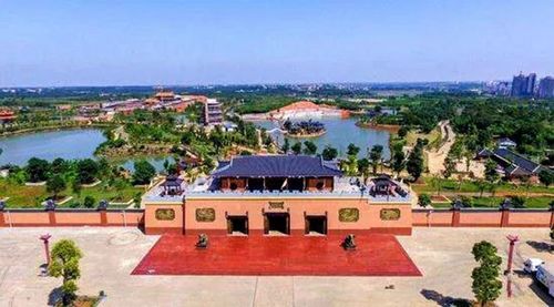 2018年,鸿海市场战略全线升级,从湛江到遂溪,从【龙湾悦府】到【龙溪