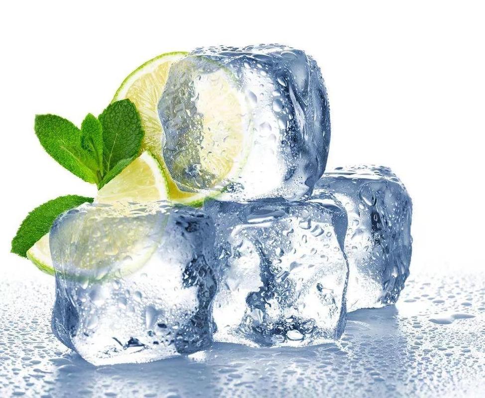 可以选择用凉水浸湿的毛巾,或者是选择冰块,直接接近于自己牙痛部位