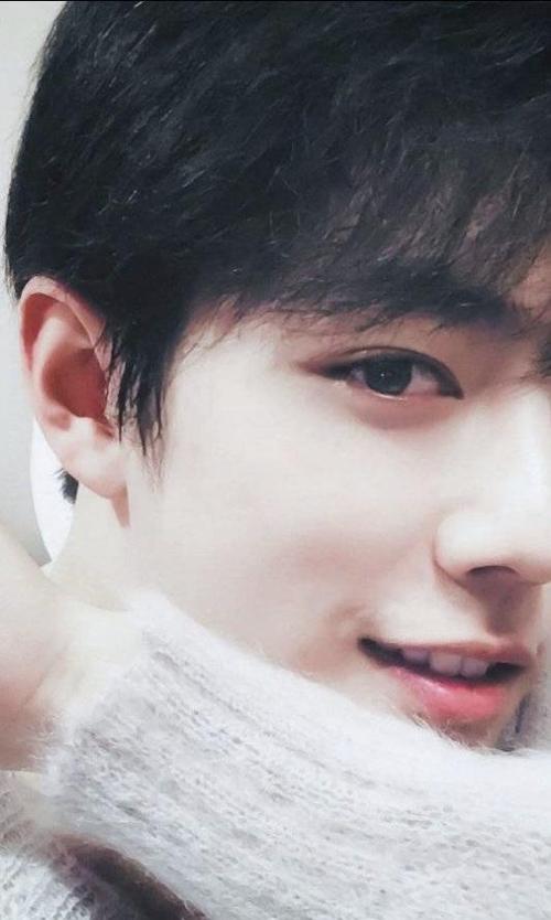 因笑容霸榜热搜的肖战终于有了专属的称号真的不愧是治愈达人