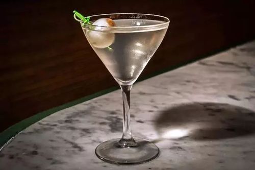 酒鬼说酒 | james bond毒害了多少人?