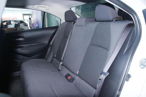 卡罗拉后排座椅