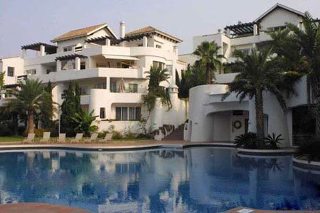 揭秘成龙私生女上海过奢华生活[10p]