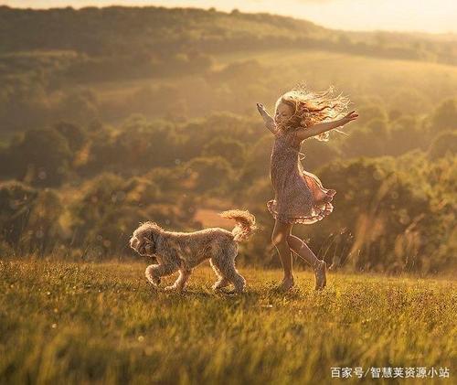 小孩与动物唯美照片