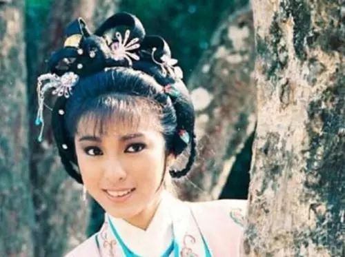翁美玲为情自杀米雪陪男友患难24年几位黄蓉命运为何如此不同