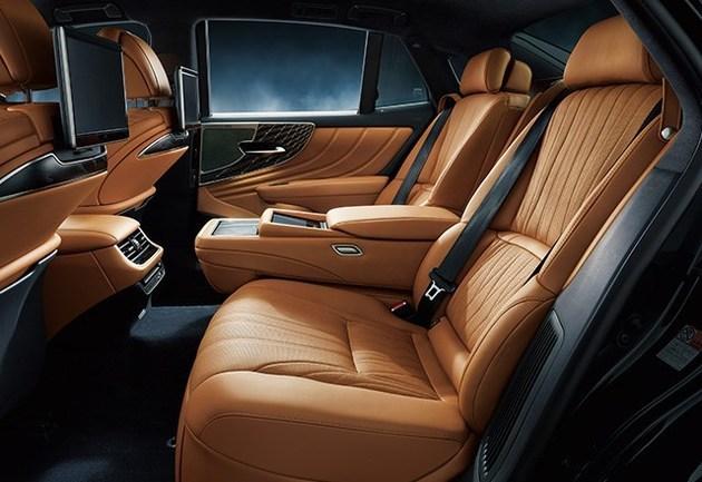 编辑点评:目前在国内销售的都是雷克萨斯ls500h车型,价格为87.