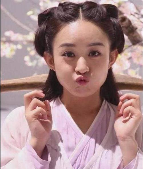 盘点6位女星"卖萌"嘟嘟嘴,赵丽颖杨颖刘诗诗迪丽热巴