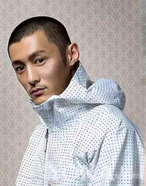 男生发型中寸头分为圆寸和板寸,圆寸头发长度在一寸左右,给人一种