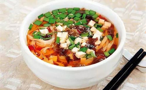 甘肃臊子面做法特别,风味独特.臊子面的味道主要取决于