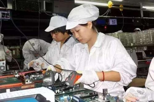 武汉富士康将增加苹果手机生产线, 深圳湖北老乡会选择回乡发展吗?