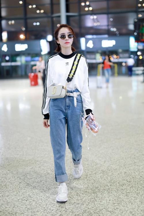 蒋梦婕撞上胡冰卿身高都是166还穿相似的裙子差别却这么大