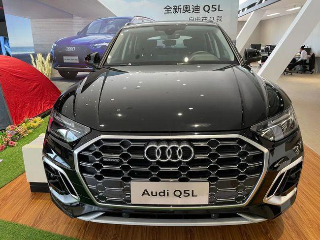 到店体验新款奥迪q5l40万级豪华中型suv颜值派还是实力派