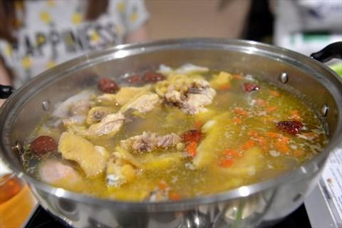 三和火锅餐厅鸡煲
