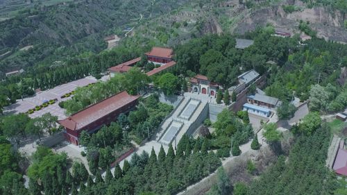 行走庆阳:镇原县潜夫山上建有玉皇庙,又叫玉皇山