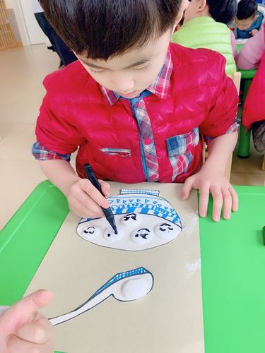 快乐过十五,幸福话元宵——京学附属实验幼儿园中一班庆元宵节手工