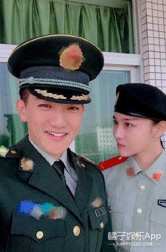 张馨予老公是谁武警军官何捷多大了是哪里人什么军衔2
