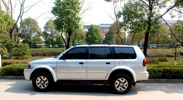 三菱帕杰罗速跑2003款 3.0 手动 gls 懂的人自然懂