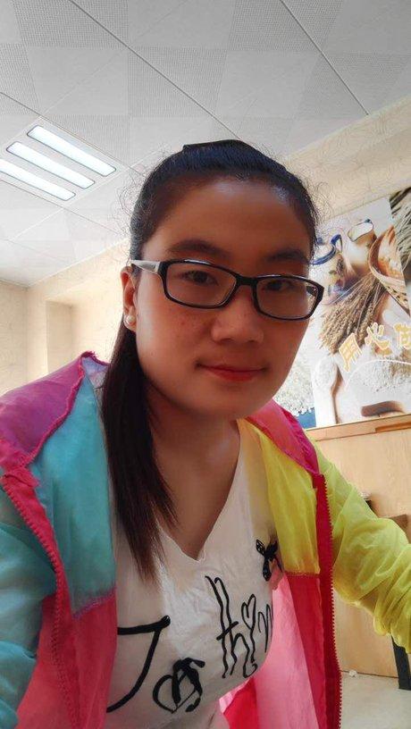 谁有丑女照片,越丑越好