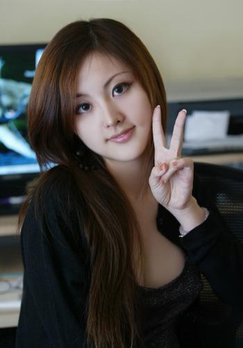 中华小姐王燕妮比基尼泳装图片 混血美女王燕妮个人资料 王燕妮胸围
