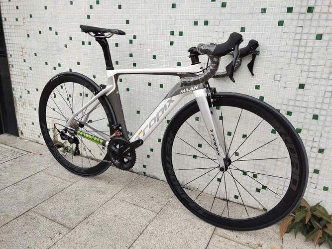 特价凯路仕烈风米兰3碳纤维破风公路车