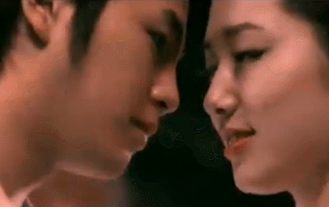 朴信惠和张根硕在《原来是美男啊》里面虽然没有什么大尺度的吻戏.