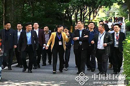 綦江区委书记袁勤华一行领导 到文龙街道九龙社区调研