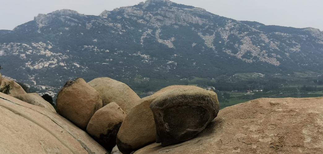 秋风起,开启登山模式,再爬山东邹城牙山玩石头