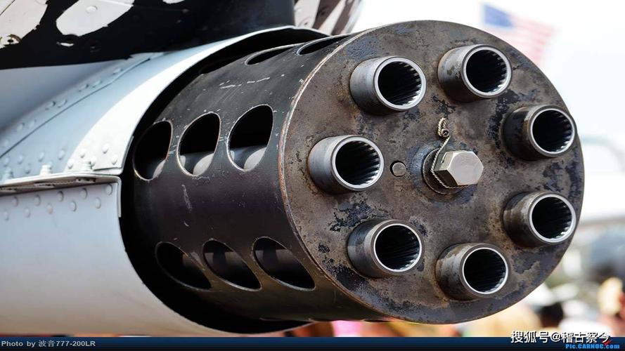 加特林之王 gau8最强死神机炮 摧毁坦克如削瓜切菜