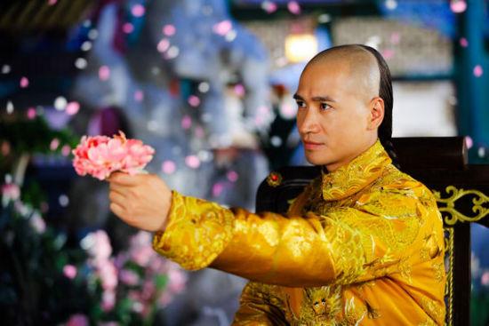 从去年到今年,荧屏上放眼望去都是何晟铭(微博),先是《宫》中的"雍正"