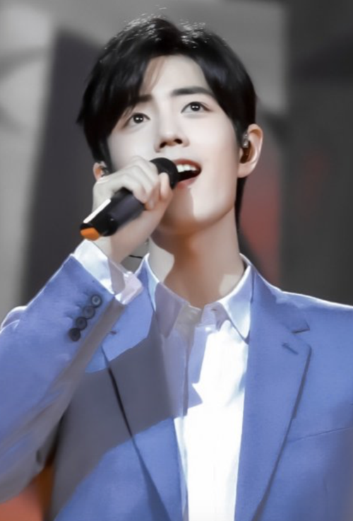 肖战复出在北京卫视唱歌曲《竹石》,网友:意味着自己坚韧不摧?