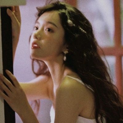 女生头像ins高级感模糊高清图片