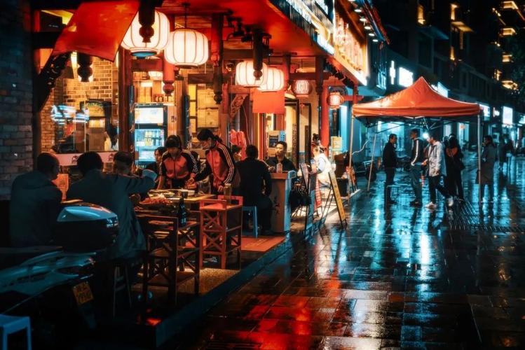 成都街头的火锅店,充满着生活气息.图/ic photo