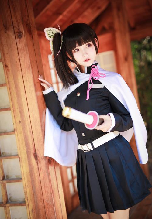 鬼灭栗花落香奈乎超还原cos,好想扯一下姐姐的歪马尾