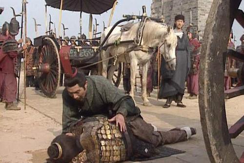 "之后便有了成济刺死曹髦之举.