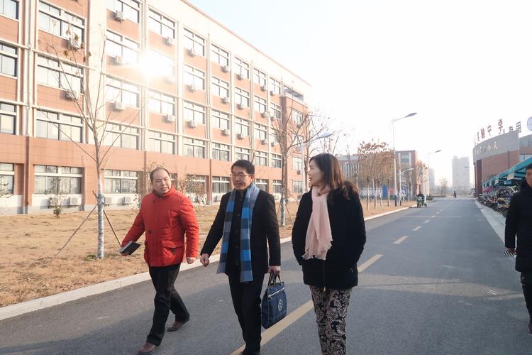 市教育局检查组到固镇县毛钽厂实验中学督查阳光体育活动开展情况